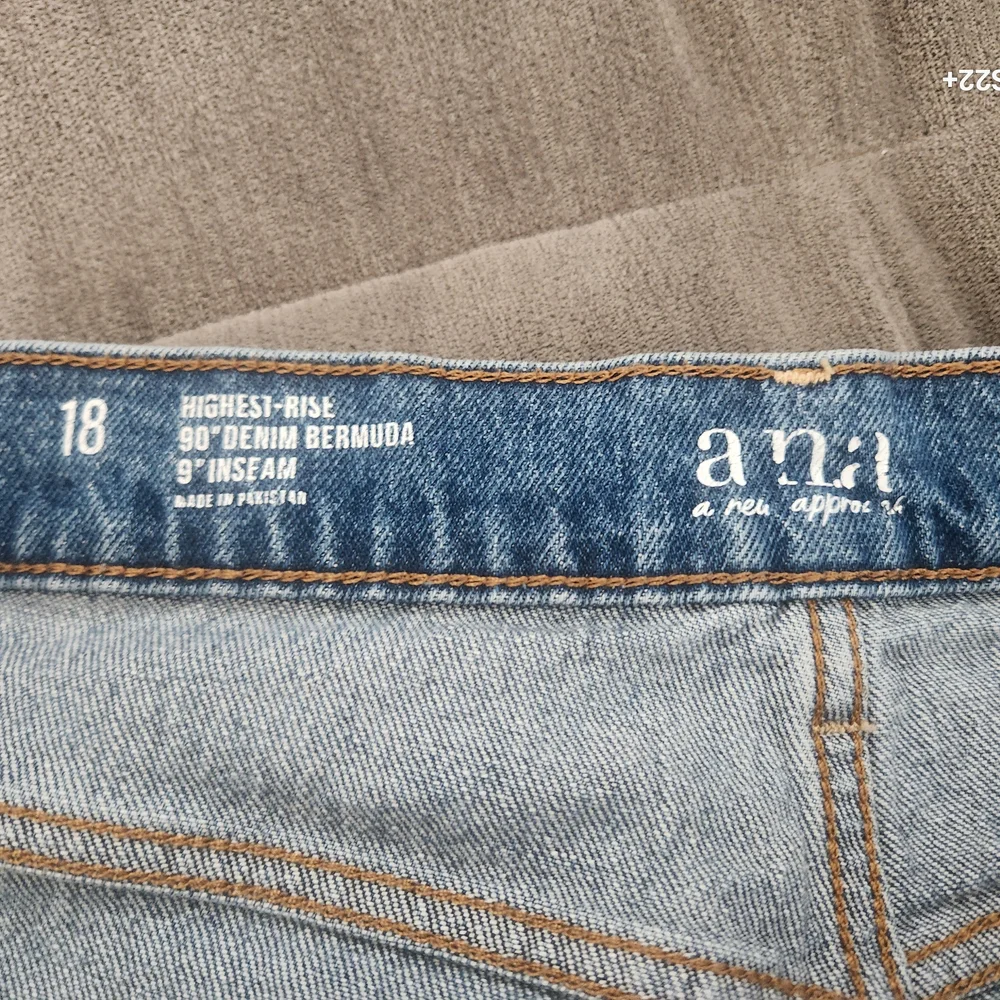 a.n.a Blue Jean Shorts Distressed Raw Hem - Picture 7 of 7